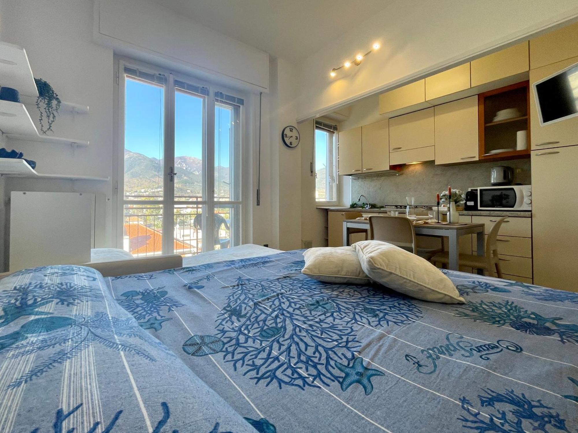 شقة 150Mt Dal Mare Monolocale In Centro Con Vista Aperta, Wi-Fi E A/C لوانو المظهر الخارجي الصورة