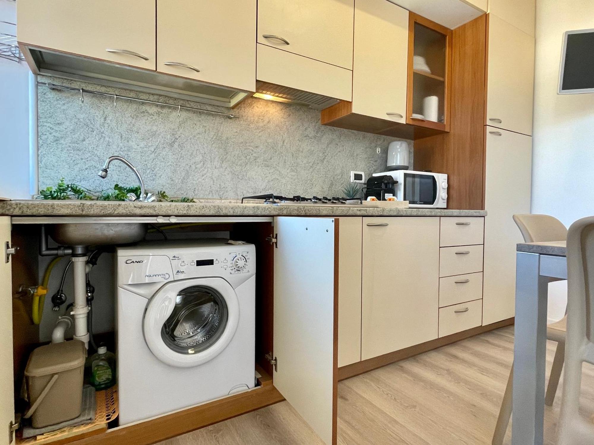 شقة 150Mt Dal Mare Monolocale In Centro Con Vista Aperta, Wi-Fi E A/C لوانو المظهر الخارجي الصورة
