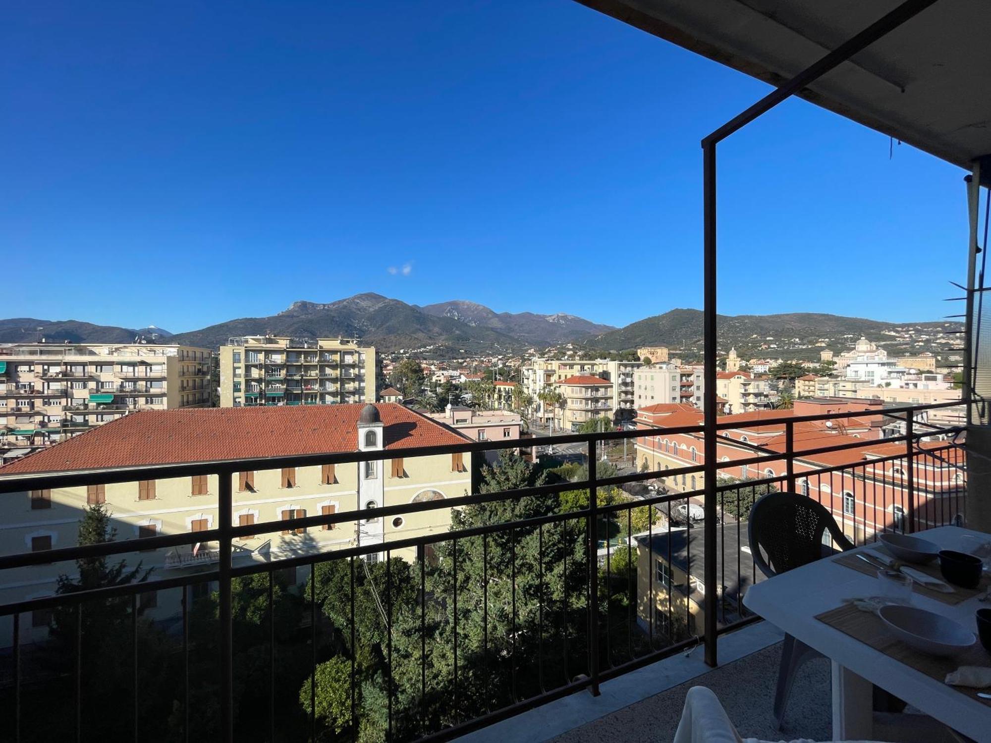 شقة 150Mt Dal Mare Monolocale In Centro Con Vista Aperta, Wi-Fi E A/C لوانو المظهر الخارجي الصورة