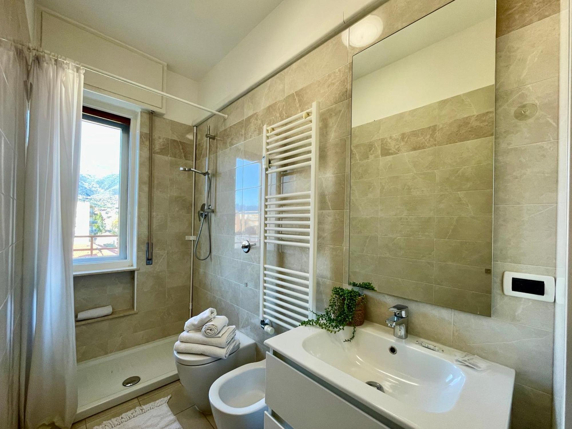 شقة 150Mt Dal Mare Monolocale In Centro Con Vista Aperta, Wi-Fi E A/C لوانو المظهر الخارجي الصورة